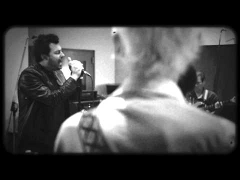 Andrew Cole with Robby Krieger . Aug 22 2015 . Stanley Park . Vancouver . BC