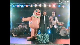 Download lagu Olly Murs & The Ordinary Boys - Christmas Starts Tonight mp3