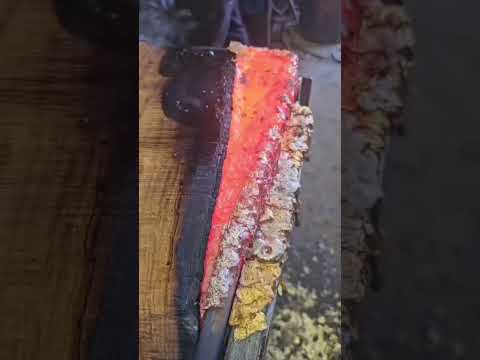 J’ai façonné une table en or 24k pour un joueur de foot célèbre #24karat #gold #or