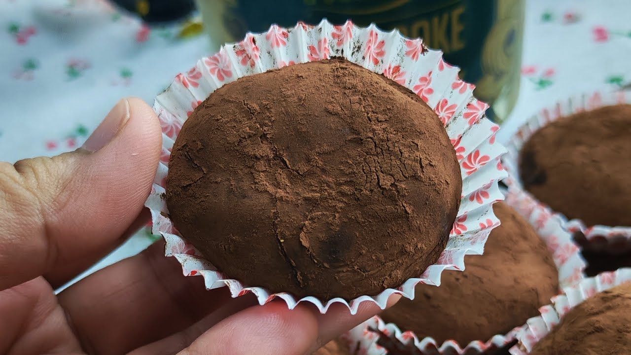 Adik Syipa nak makan Chewy Dubai Cookies