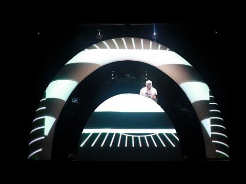 Make the Girl Dance LIVE SHOW -This is not Air Guitar