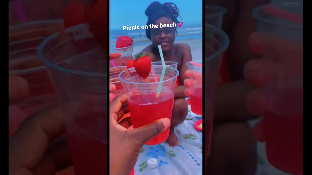 Picnic on the beach 🏝️ 🧺 #picnic #beach #beachlife #picnicfood #shorts #ytshort #yt #summervibes