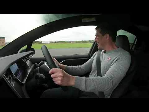 Lamborghini Aventador vs Tesla model x- drag & rolling race