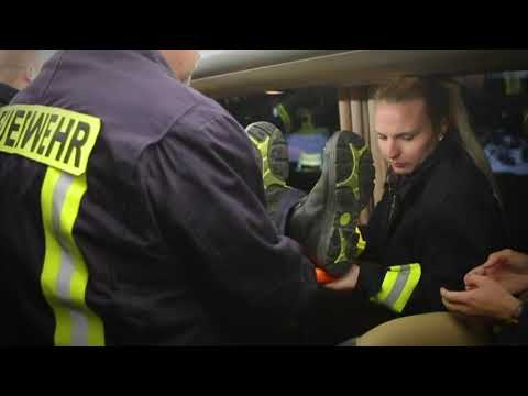 So geht Busrettung: Technische Hilfe-Ausbildung mit der Feuerwehr Bishausen