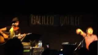 Leiva vs Ferreiro: Promesas que no valen nada + Insurrección (Sala Galileo Galilei, 29/10/12)