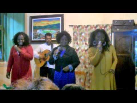 A Quatro Vozes no Casarão da Mariquinha - Yolanda