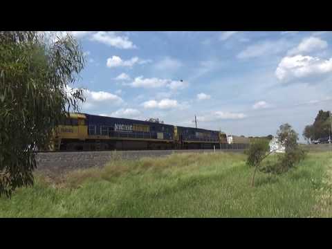 Pacific National NR49, NR89 Passing Bell Post Hill
