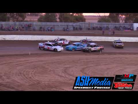 Modified Sedans: Faux and Bunton Crash - Blue Ribbon Raceway