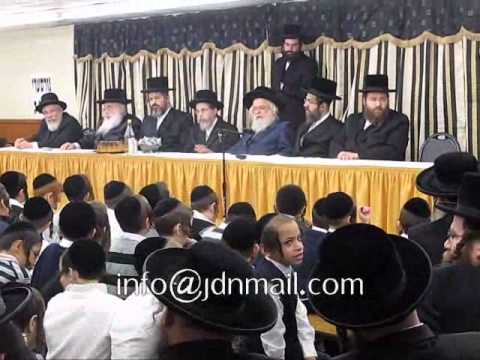 Chanuka Children's Gathering 5772 With Munkatcher Rebbe