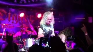 Grave Digger 8º Wedding Day