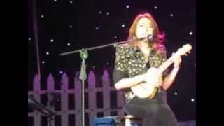 Liên khúc Trống cơm & Bèo dạt mây trôi - Mỹ Tâm [Gửi tình yêu của em HN 261013]