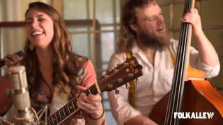 Folk Alley Sessions: Lindsay Lou & The Flatbellys - 