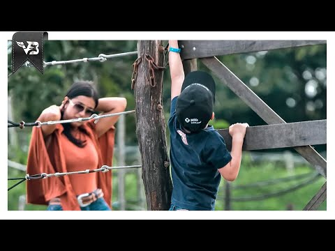Iguinho e Lulinha - Abre a Porteira Tô Chegando de Dodge Ram na Poeira (Clipe Vaquejada)
