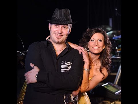 Fiebre de Rojo por la Noche -ORCHESTRA GIULIANO E I BARONI -FESTA D'LA MUNDINA COSTANZANA 29-07-2022