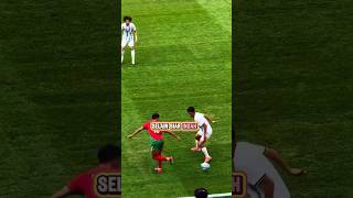 Download lagu Kenapa Rumput Lapangan Bola Bergaris-Garis? 🌱⚽ #faktaunik #faktabola mp3