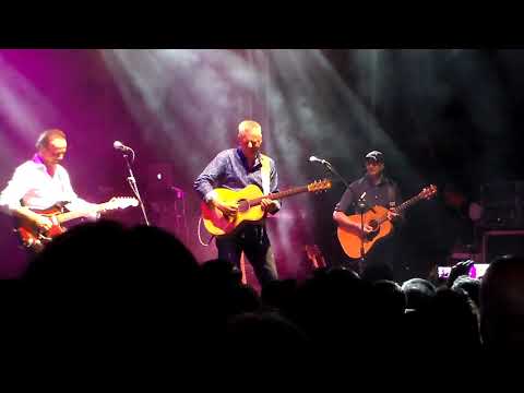 Dodi Battaglia & Tommy Emmanuel Mediterranean Girl (Live)