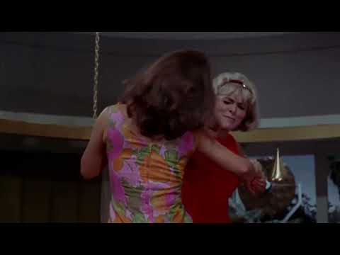 Janet Leigh V Letícia Román