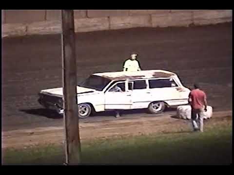 5/31/2014 Spectator Races - Shawano Speedway - Surprise Ending!