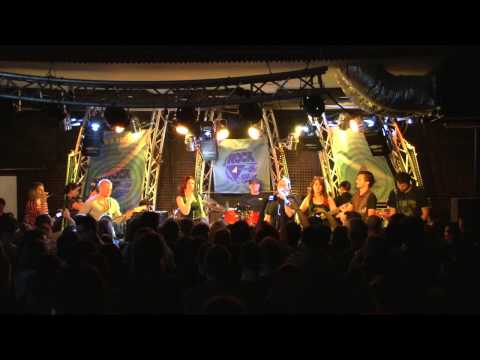 Rocksuli 2013 február 08 Roncs - Bloodshot Eyes (Irrie Maffia) cover