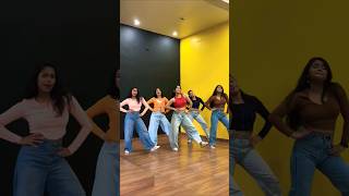 Download lagu Aisa hai kya Tujh mai Jo Marte hai Hum 💃 #bollywood #ytshorts mp3