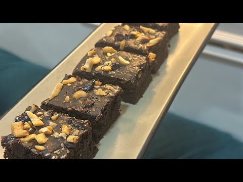 We made yummy chocolate Brownie😋| #azmeenadiaries #brownie #trending