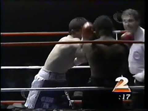 Julio Cesar Chavez vs Mike Powell
