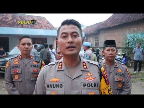 POLRES GROBOGAN &amp; JEMAAH GEREJA BAGIKAN TAKJIL