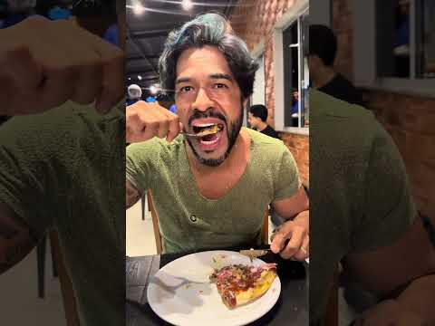 Experimentando comida de rua em Goiânia 😱👏🏽#goiânia #comida #feira #pizzanofornoalenha #explore