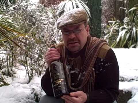 whisky review 99 - snow and Lagavulin Distillers Edition