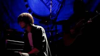 Meg &amp; Dia - Halloween (Live)