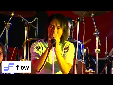 ဝိုင်ဝိုင်း - မိုးသည်းထဲမှာ [Live]
