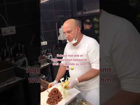 Most aggressive Çigköfte seller Ali Usta is back