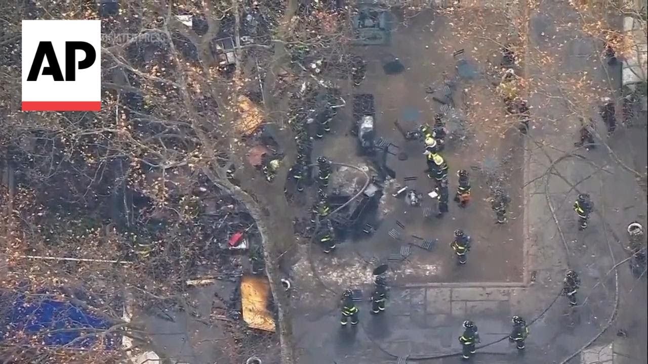 Fire engulfs section of popular Manhattan holiday market