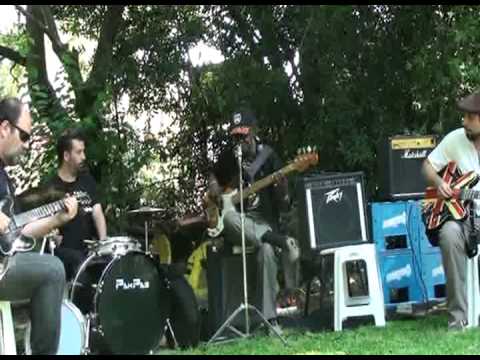 Bob Stroger - Parque Leloir - Buenos Aires, Argentina (2012) p.1