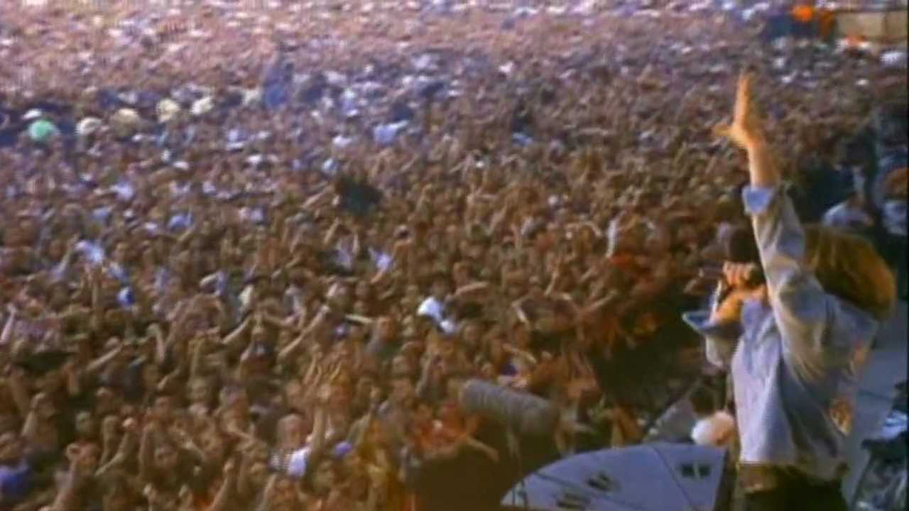 Bon Jovi - Livin' On A Prayer - Live From London 1995 - YouTube