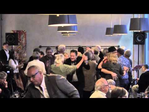 Kaffe utan Grädde med Grus i Dojjan