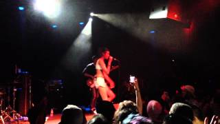 AlunaGeorge - This is How We Do it (Live at the Independent in SF 9-11-13) [clip]