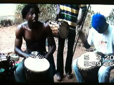 Bassidi Koné - percussions africaines djembé du Mali ( jeune virtuose)