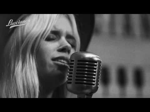 Lucciano´s Unplugged - Connie Isla & Chule Von Wernich - "Love me like you do¨ & ¨See you again¨