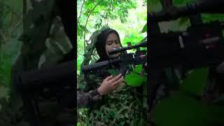 Download lagu CANTIK DAN PEMBERANI MASUK KE MARKAS TUPAI  #snipercantik #hunting mp3