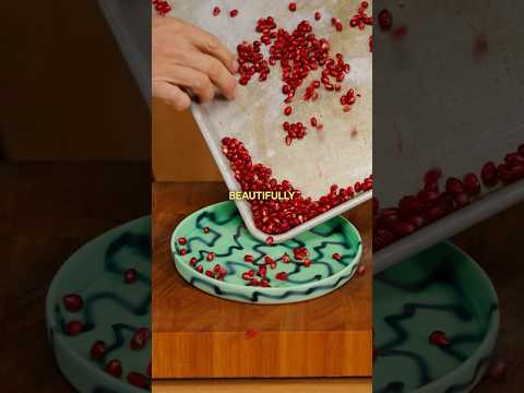 How to pop a pomegranate 🥄￼