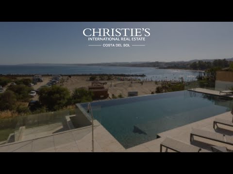 Frontline Beach Villa-Apartment, Estepona