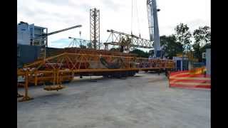 preview picture of video 'Condev Construction - Yeronga Village Crane Assembly'