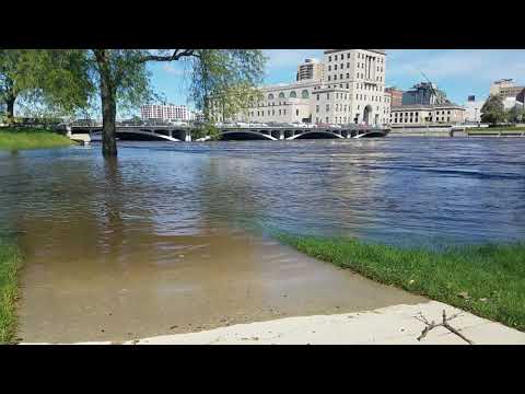 Cedar Rapids major flooding near Mays Island September 26 2018