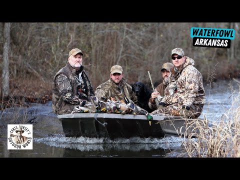 Epic Waterfowl Hunt in Arkansas Flooded Timber
