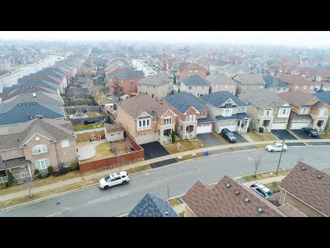 424 Pettit Trail Milton