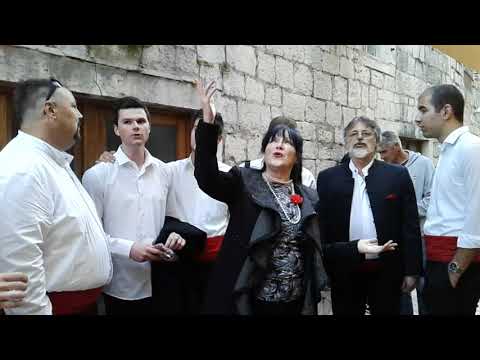 Dan Grada Omiša 2018,🌹klape Žmul i Oneum samo za mene,u 5 sek, prekinuli večeru, turisti snimali 👍