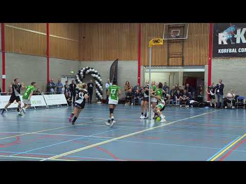 Het einde van de wedstrijd van KCC tegen DVO, waarin KCC niet meer scoorde, maar wel de zege veil...