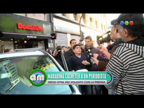 Maradona slaps a journalist - Am