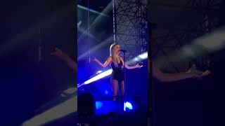 Nerea | Cantando Quédate conmigo grabado desde el público | OT concierto Gijón